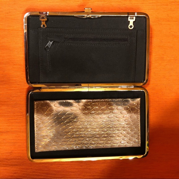 Crossbody Hard Wallet - Picture 2 of 3